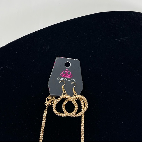SET! Paparazzi Gold Chain Knot Necklace and matching Circle hook earrings - Picture 4 of 7